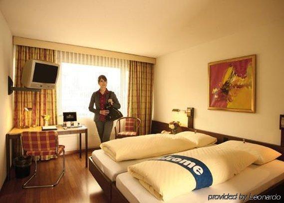 Swisshotel Zug Zimmer foto